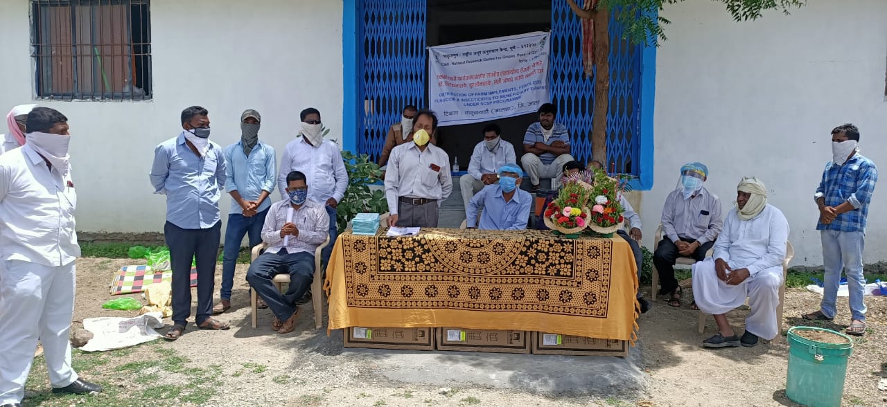SCSP distribution of material to farmer photo